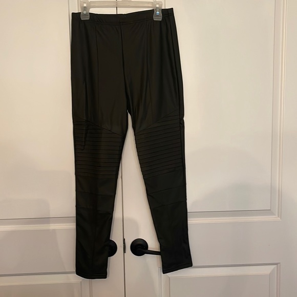 Plush Legging - Picture 3 of 11